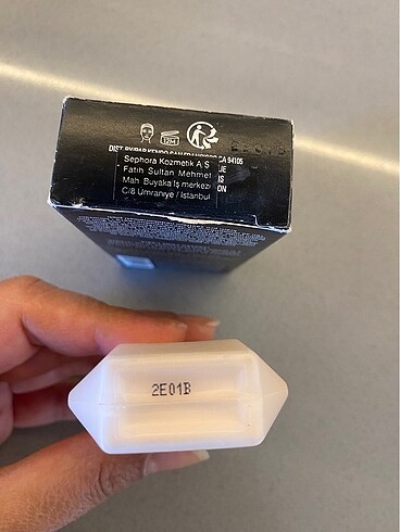 Beden Fenty Beauty fondöten 01