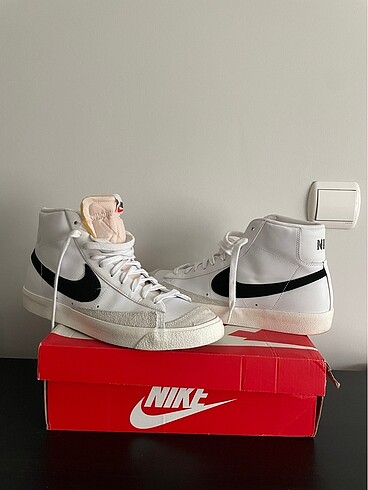 Nike Blazer Mid 77