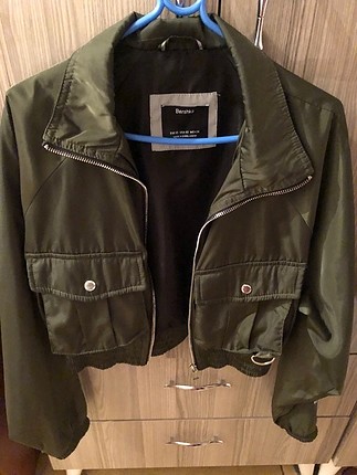Bershka bomber