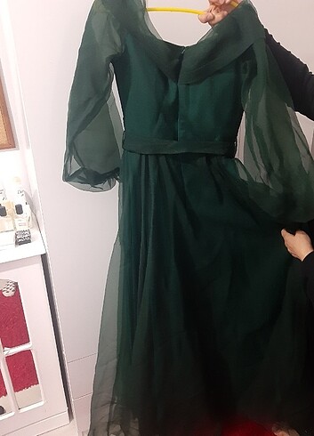 36 Beden yeşil Renk Uzun yırtmaçlı tül elbise (zümrüt)