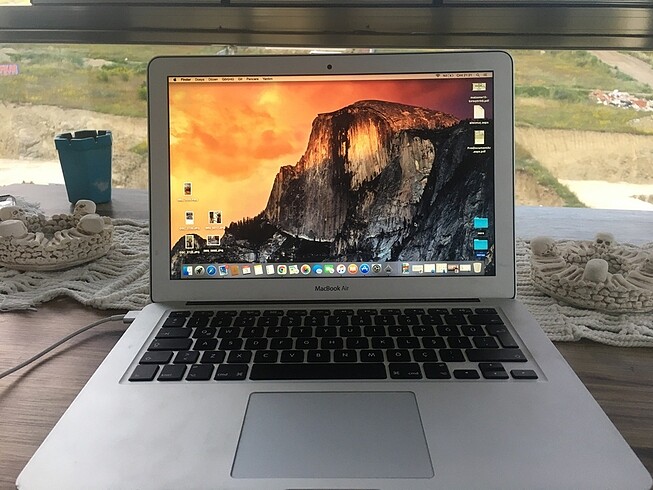 MacBook Air i5