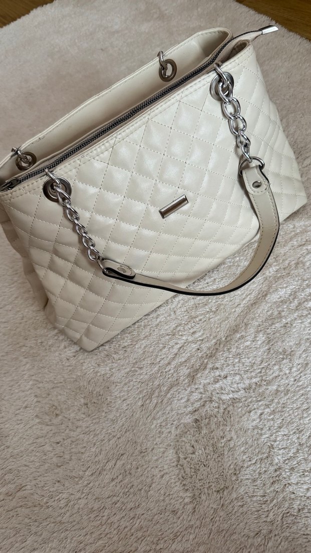 Beyaz Zincir Detaylı Deri Kadın Çanta - Görsel 2