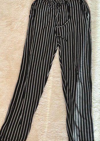 Kadın Siyah Çizgili Pilili Kumaş Pantolon - Görsel 2