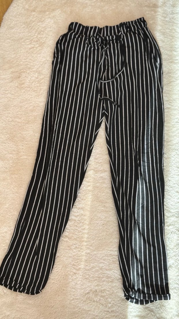 Kadın Siyah Çizgili Pilili Kumaş Pantolon - Görsel 2