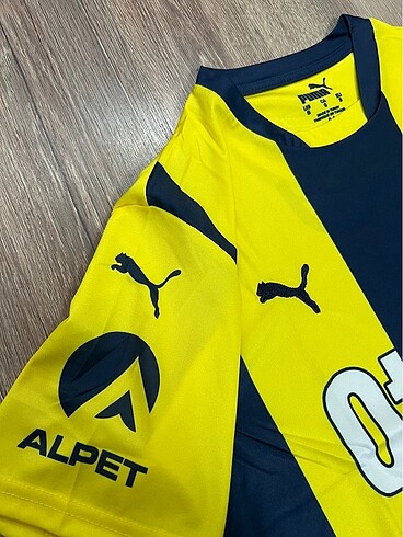 Fenerbahçe FENERBAHÇE YENİ SEZON ÇUBUKLU FORMASI