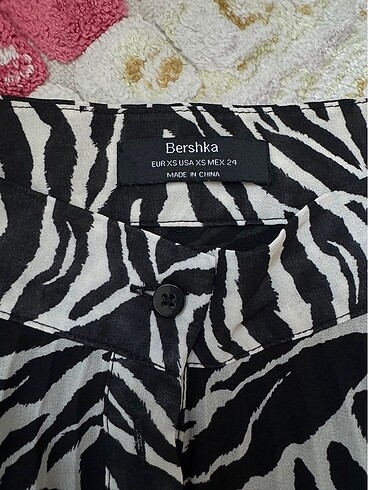xs Beden çeşitli Renk Bershka zebra etek