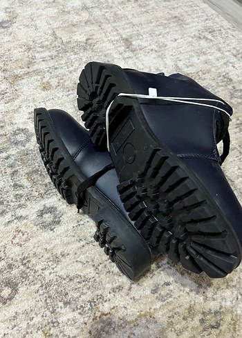 Kadın bot siyah - Görsel 2