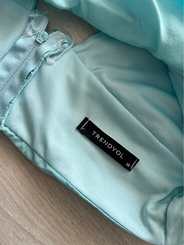 Trendyol & Milla Mavi crop