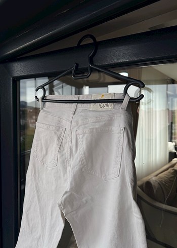 Beyaz Düğmeli Rahat Kesim Kadın Jean mavi Barcelona Model - Görsel 6