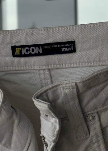 Beyaz Düğmeli Rahat Kesim Kadın Jean mavi Barcelona Model - Görsel 4