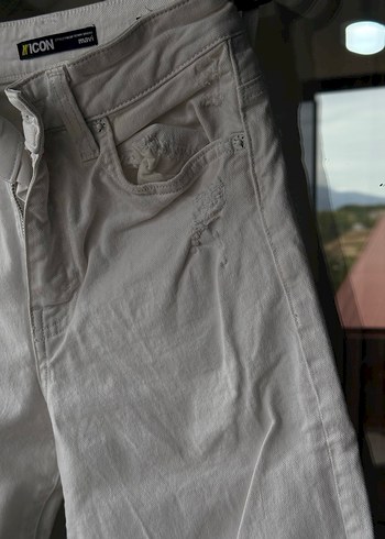 Beyaz Düğmeli Rahat Kesim Kadın Jean mavi Barcelona Model - Görsel 3