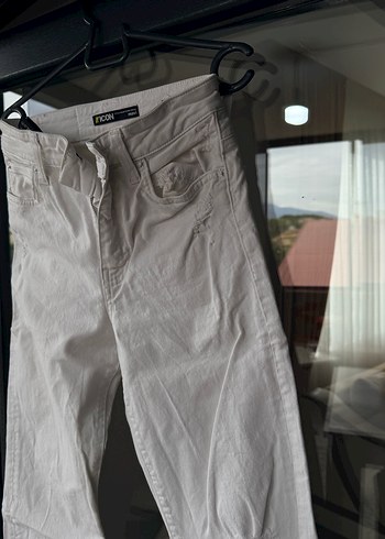 Beyaz Düğmeli Rahat Kesim Kadın Jean mavi Barcelona Model - Görsel 2