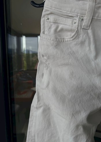 Beyaz Düğmeli Rahat Kesim Kadın Jean mavi Barcelona Model - Görsel 5