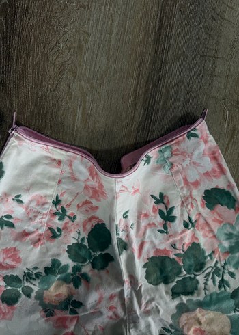 Çiçekli Şort Etek Yandan Açılabilir - Görsel 3