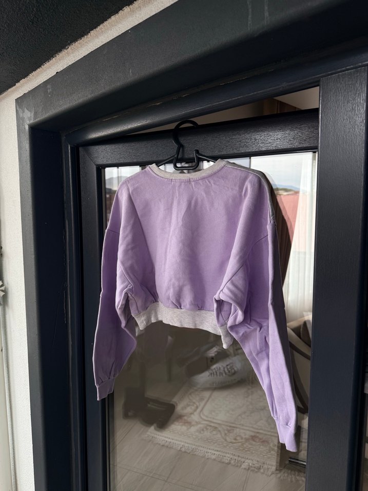 Bershka Gri ve Mor Baskılı Kadın Sweatshirt - Görsel 5