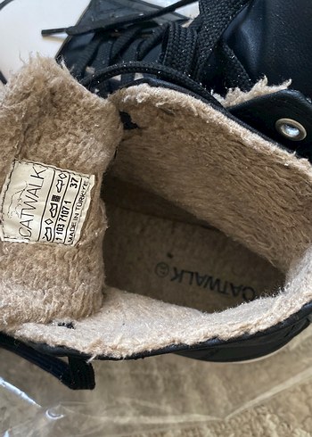 Düz Tabanlı Kürklü Siyah Kadın Spor Ayakkabı - Görsel 3