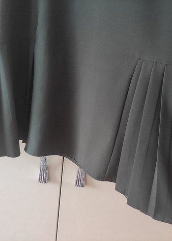 Kısa Kollu Gri Piliseli Midi Elbise - Görsel 3