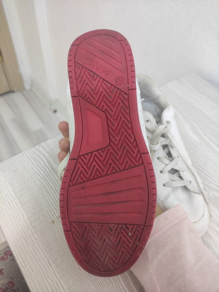 Beyaz Minimalist Bağcıklı Kadın Spor Ayakkabı - Görsel 3