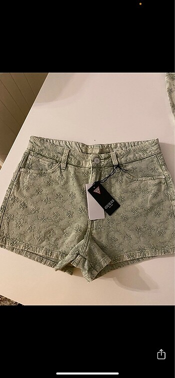 Şort guess