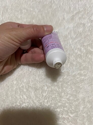 Vucüt kremi first aid beauty - Görsel 2