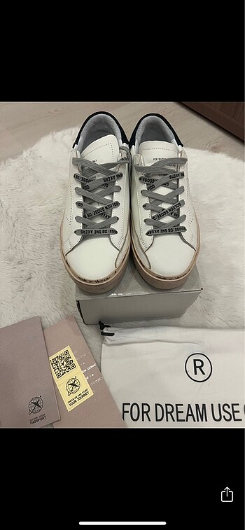37 Beden beyaz Renk Golden goose