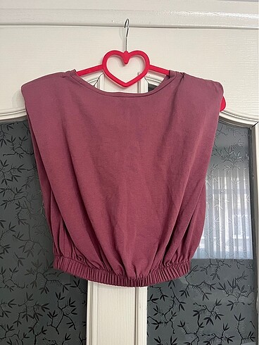 Zara Omuz vatkalı tişört