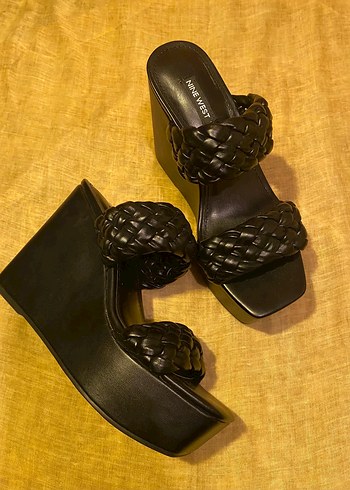 Nine West Siyah Örgü Bantlı Topuklu Terlik - Görsel 2