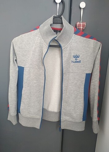 Hummel sert erkek çocuk