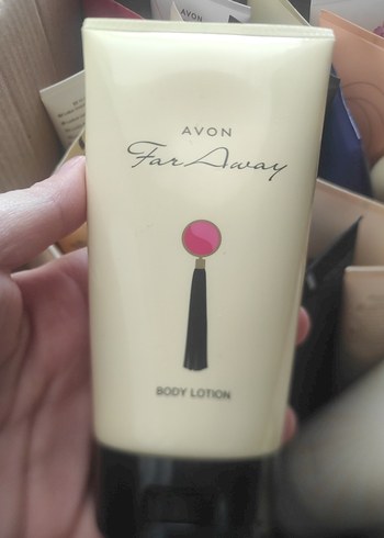 Avon Far Away Vücut Losyonu