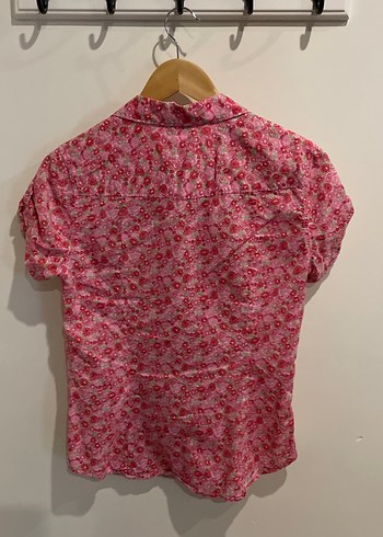 38 Beden pembe Renk H&M marka Pembe Çiçek Desenli Kısa Kollu Gömlek