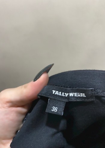 Boncuk İşlemeli Siyah Straplez Midi Elbise - Görsel 2