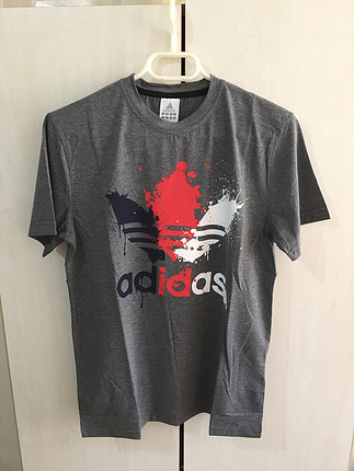 Adidas desenli