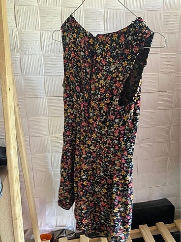 Bershka Çiçekli Tulum - Görsel 5