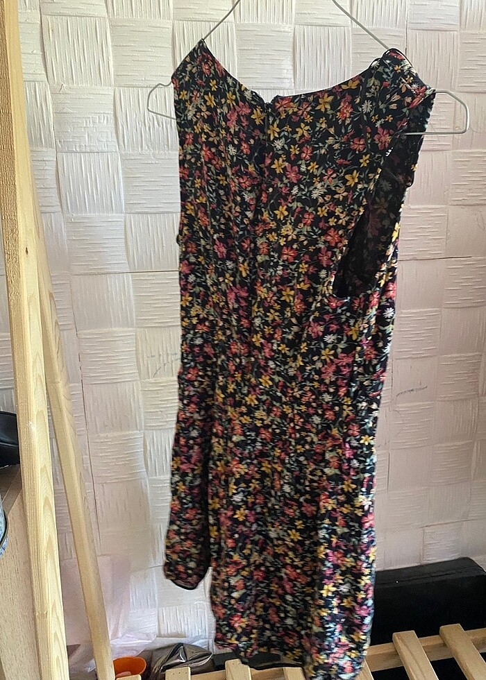 Bershka Çiçekli Tulum - Görsel 5