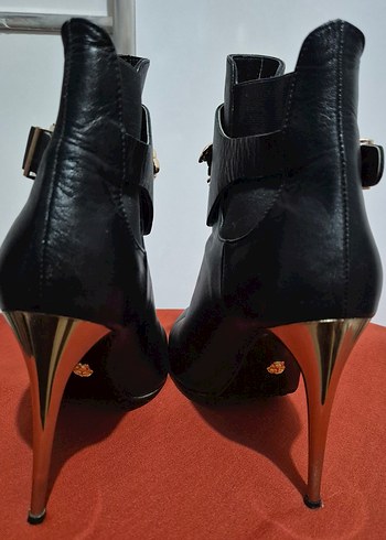 Siyah Deri Stiletto Topuklu Tokalı Kadın Bot - Görsel 3