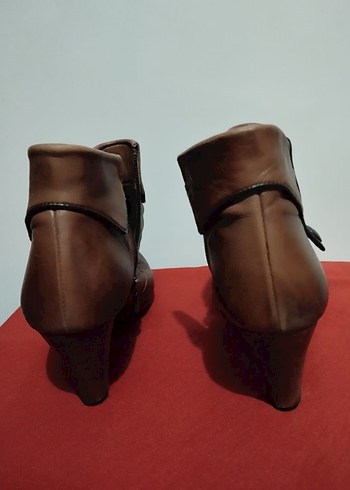 Kahverengi Tokalı Kadın Topuklu Bot - Görsel 6