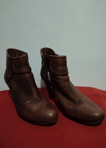 Kahverengi Tokalı Kadın Topuklu Bot - Görsel 4