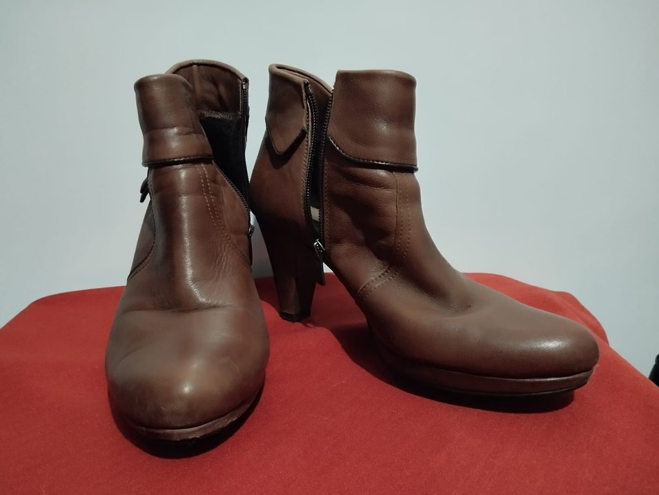 Kahverengi Tokalı Kadın Topuklu Bot - Görsel 5