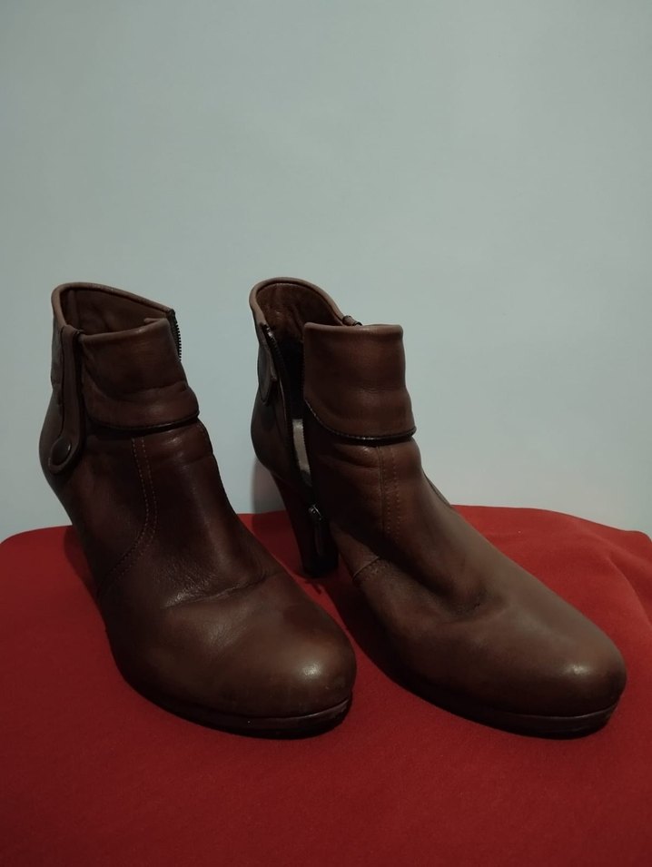 Kahverengi Tokalı Kadın Topuklu Bot - Görsel 4