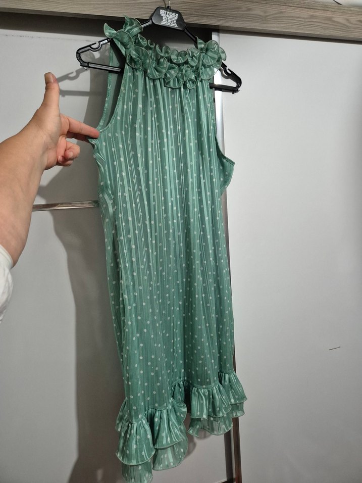 Yeşil puantiyeli Parlak Pileli kısa Bohem Elbise - Görsel 3