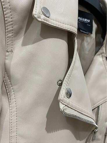 m Beden ten rengi Renk Pull & Bear M beden Krem Deri Ceket