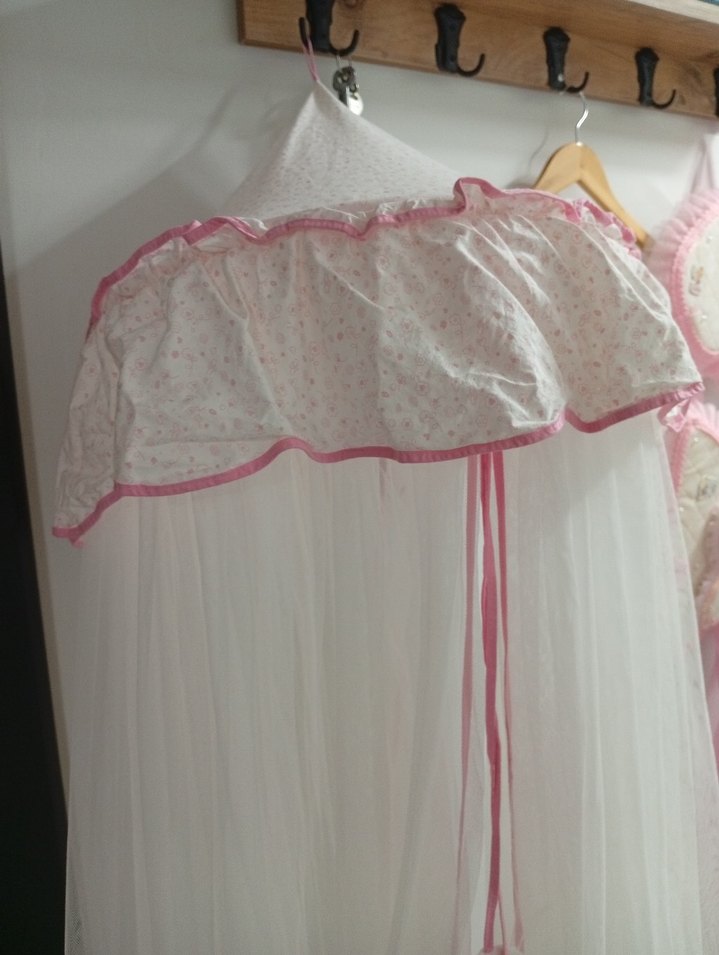 Pembe Nakışlı Bebek Odası Duvar Süsü ve Tül Kanopi - Görsel 5