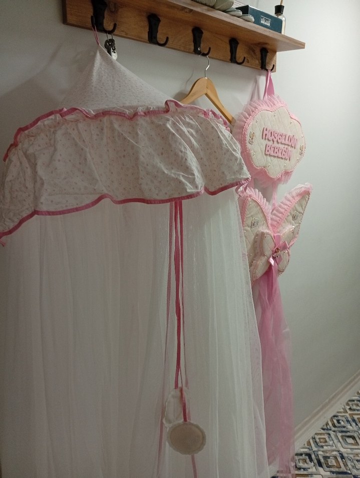 Pembe Nakışlı Bebek Odası Duvar Süsü ve Tül Kanopi - Görsel 4