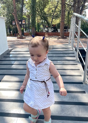 Kız Çocuk Beyaz Puantiyeli Kolsuz gömlek Elbise - Görsel 2