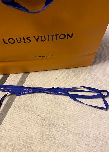 Sarı Parlak Louis Vuitton Kadın Çantası - Görsel 6