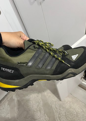 45 Beden Yeşil Yılan Desenli Adidas Outdoor Ayakkabı