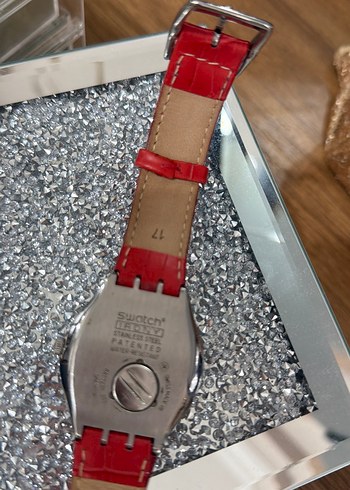Swatch Kırmızı Kayışlı Kadın Kol Saati