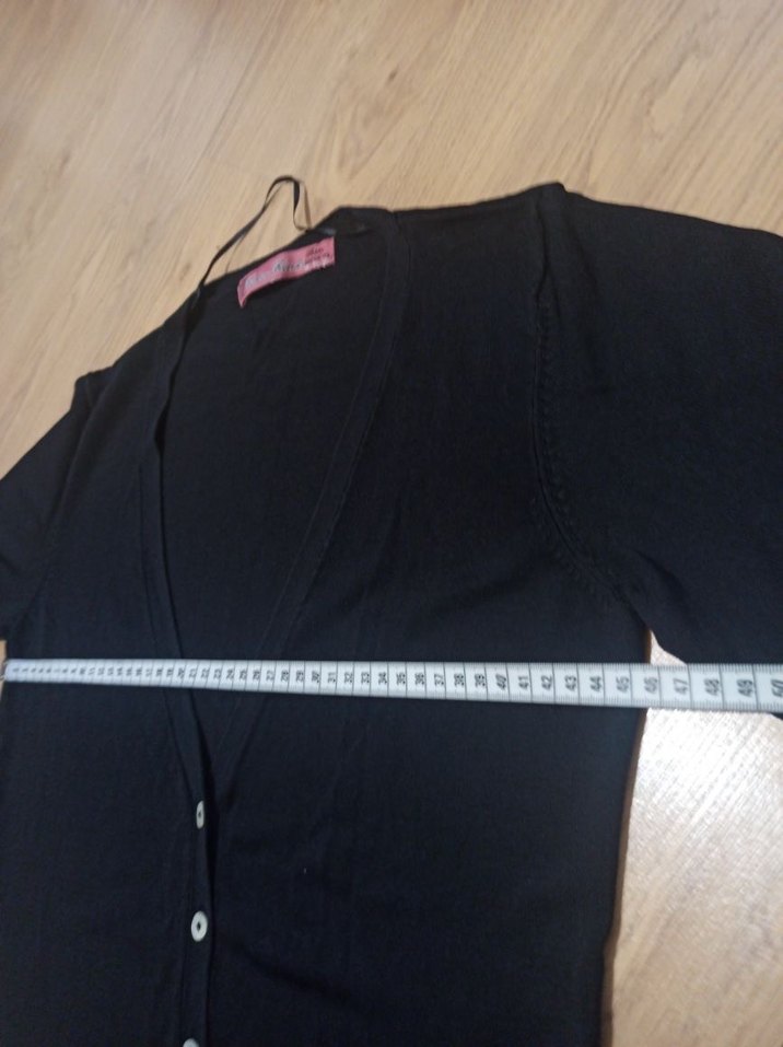 Düğmeli Siyah Uzun Kollu Kadın Hırka - Görsel 3