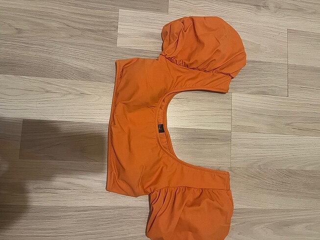 Trendyol kısa kolla bikini üstü crop