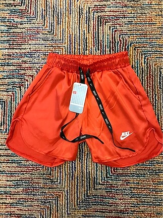 Nike Saten Şort